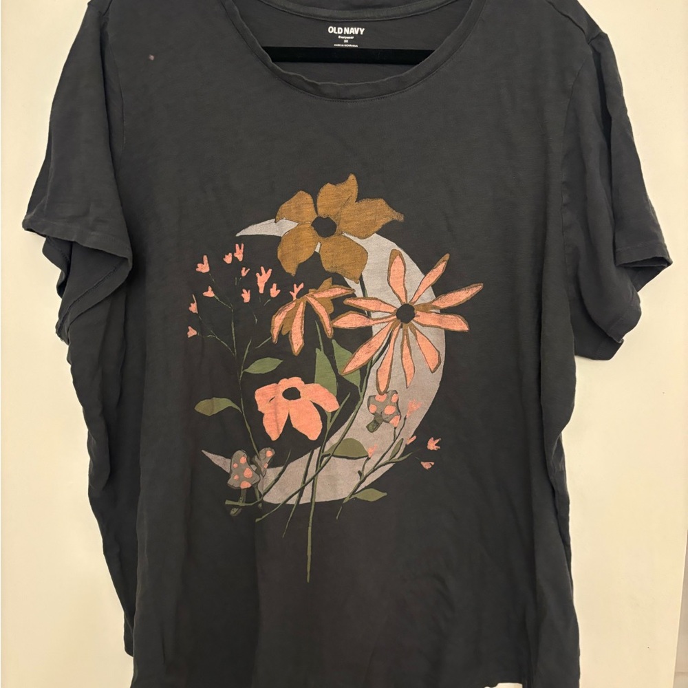 Old Navy Gray Floral Graphic Tee